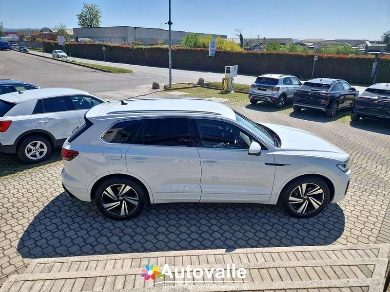 Usata VW Touareg Elegance 231 CV (169 kW) 2023 Bianco SUV