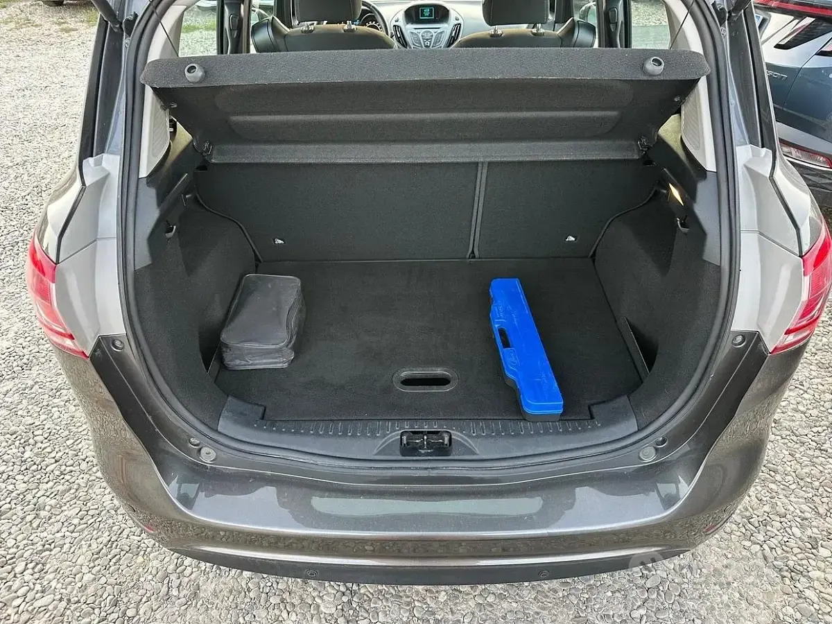 Usata Ford B-MAX Titanium 90 CV (66 kW) 2015 Grigio Monovolume