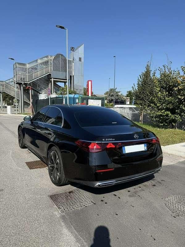 Usata Mercedes E220 Premium Plus 197 CV (144 kW) 2023 Berlina