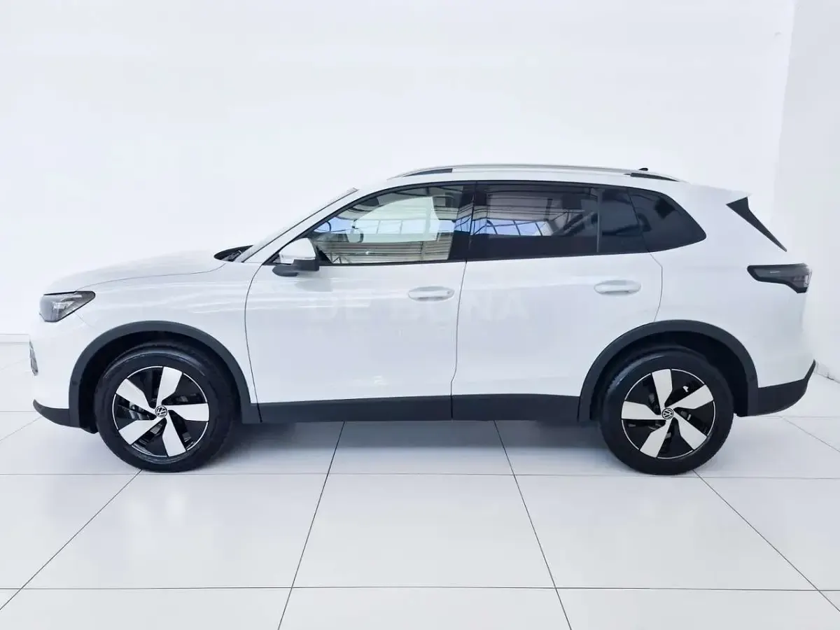 Nuova VW Tiguan Edition 193 CV (141 kW) 2026 Pure white SUV