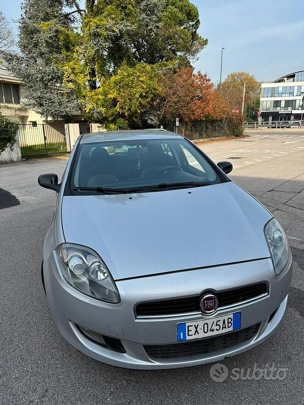 Usata Fiat Bravo 105 CV (77 kW) 2014 Grigio Utilitaria