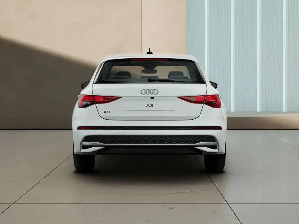 Nuova Audi A3 Business 150 CV (110 kW) 2026 Bianco arkona Berlina