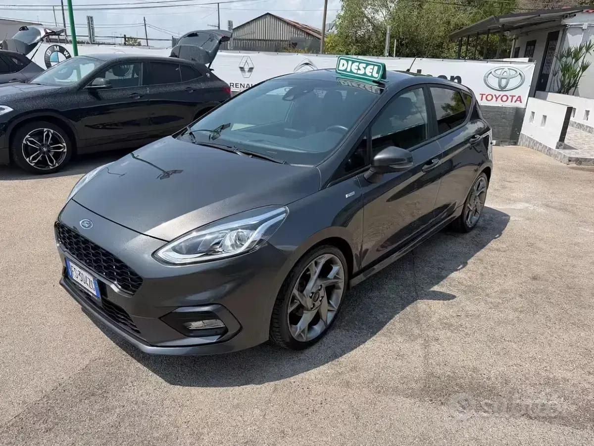 Usata Ford Fiesta ST-Line 86 CV (63 kW) 2018 Grigio Utilitaria