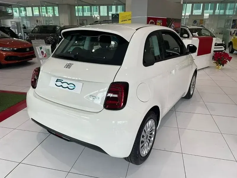 Usata Fiat 500e 22 kW (31 CV) 2024 Bianco Utilitaria