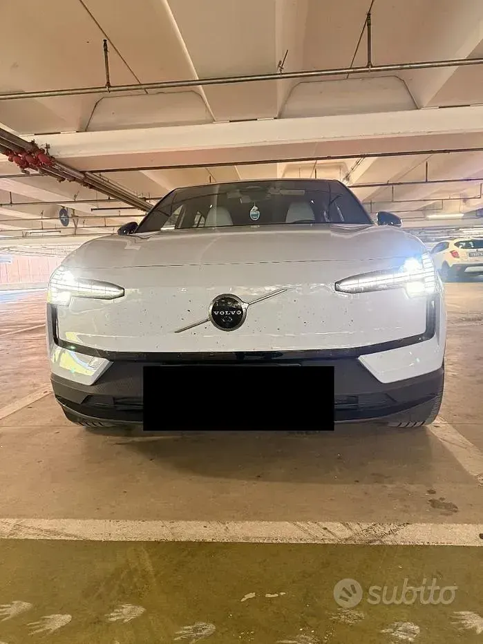 Usata Volvo EX30 Performance 116 kW (158 CV) 2024 Bluazzurro SUV