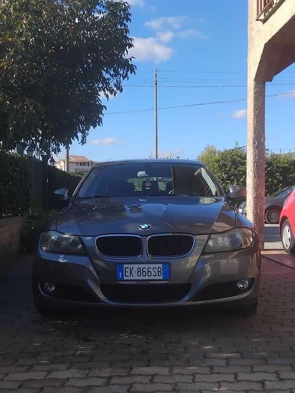 Grigio Usata 2011 BMW 316 Station wagon | 6500 € (Cara) - Immagine 1/4