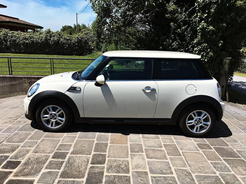 Bianco Usata 2011 Mini ONE Due volumi | 5800 € (Buon prezzo) - Immagine 1/4