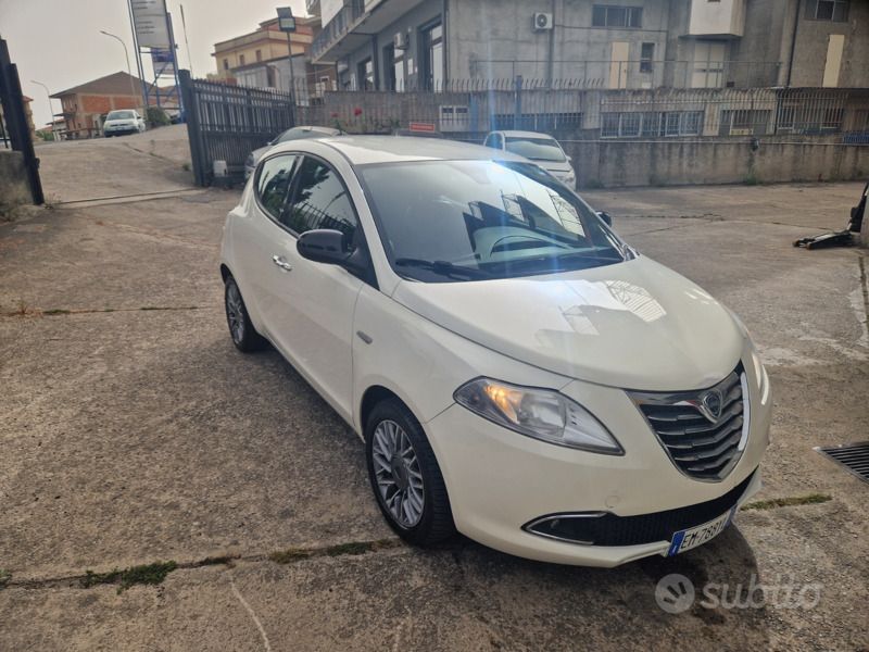 Usata Lancia Ypsilon 95 CV (69 kW) 2012 Utilitaria