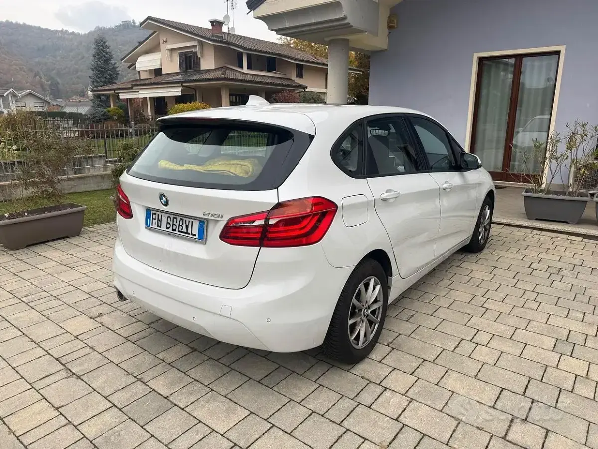 Usata BMW 218 Active Tourer Advantage 140 CV (102 kW) 2018 Bianco Monovolume