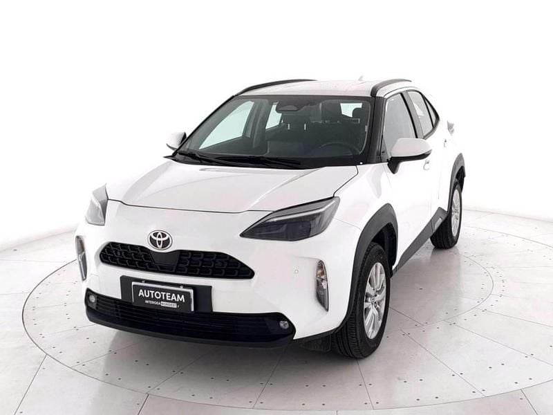 Usata Toyota Yaris Hybrid Active 92 CV (67 kW) 2024 Bianco