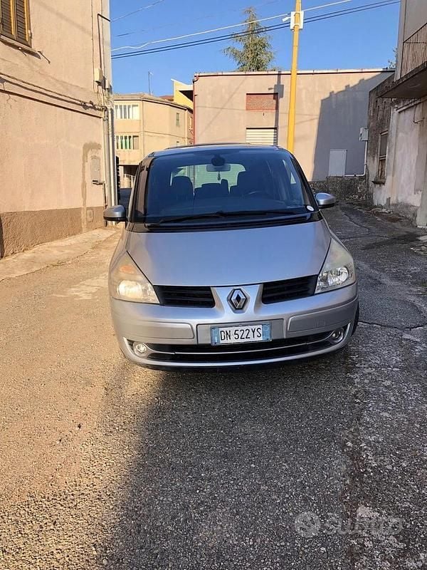 Usata Renault Espace 150 CV (110 kW) 2008 Grigio Monovolume