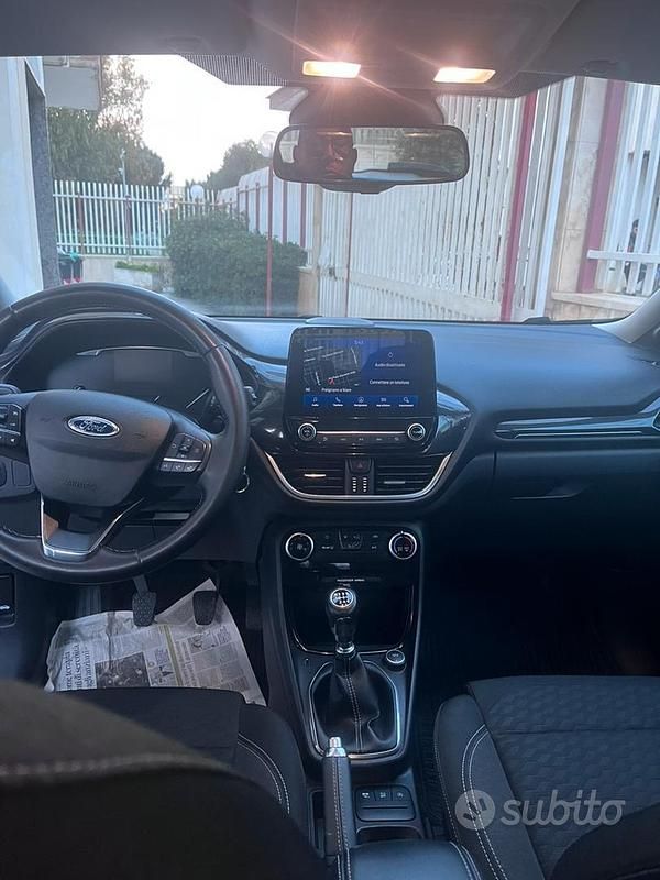 Usata Ford Puma Titanium 122 CV (89 kW) 2020 Nero SUV