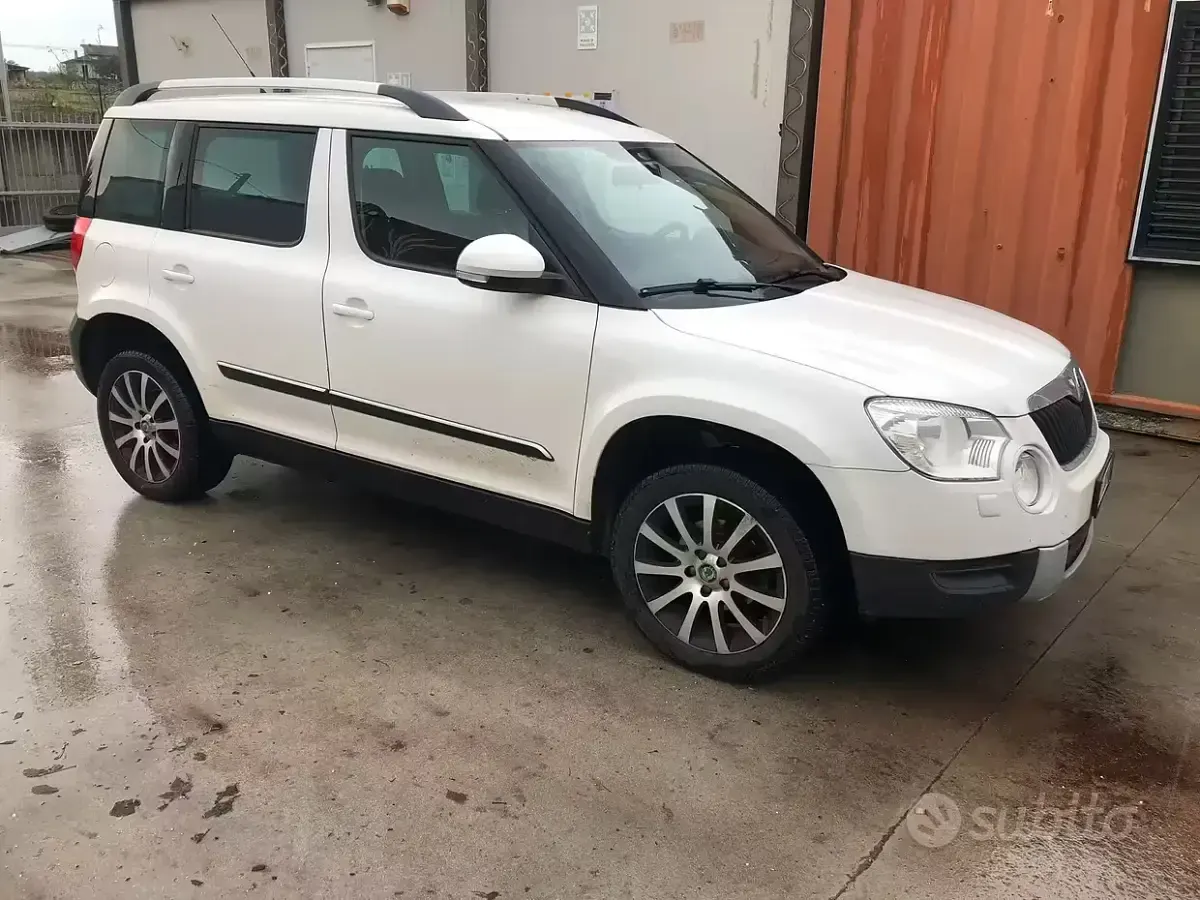 Usata Skoda Yeti 110 CV (80 kW) 2012 Bianco SUV
