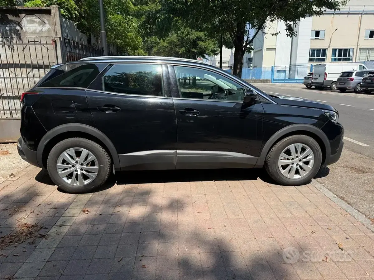 Usata Peugeot 3008 Business-Line 131 CV (96 kW) 2020 Nero SUV