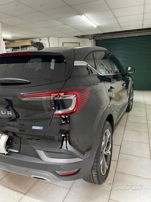 Usata Renault Captur RS Line 143 CV (105 kW) 2022 Nero SUV