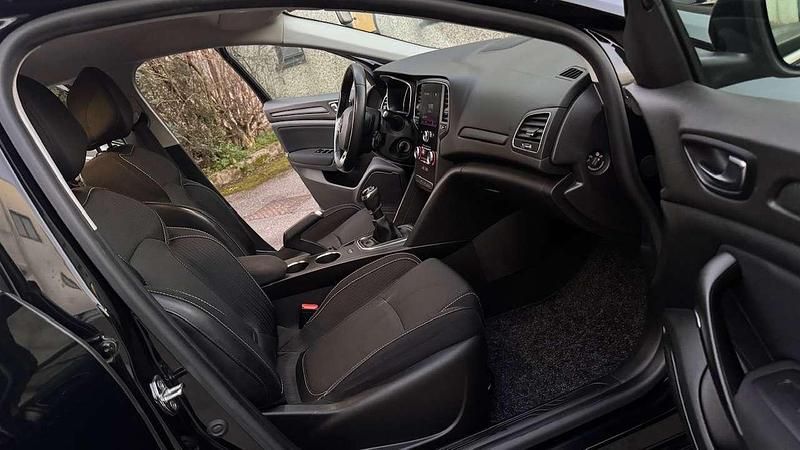 Usata Renault Mégane IV Zen 110 CV (80 kW) 2018 Nero Station wagon