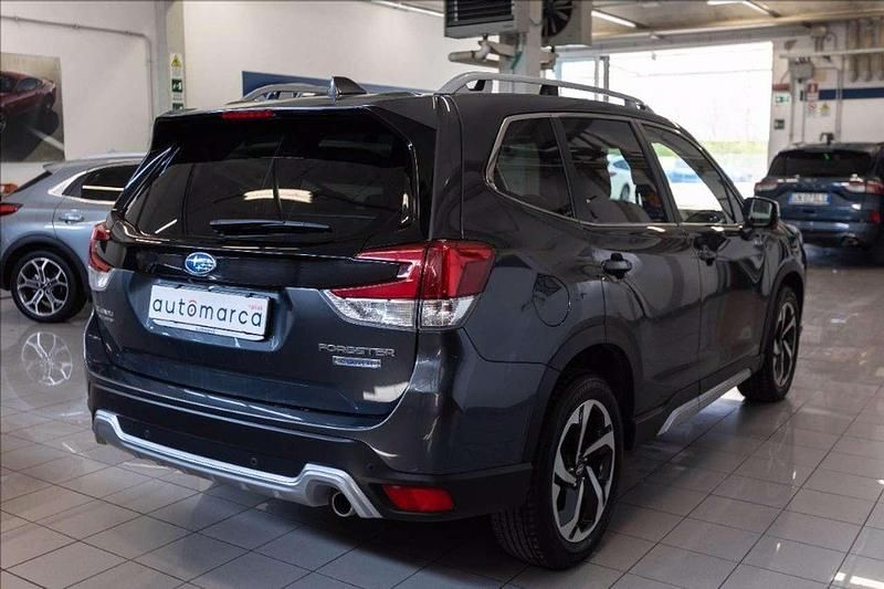 Usata Subaru Forester Premium 150 CV (110 kW) 2023 Grigio metallizzato SUV