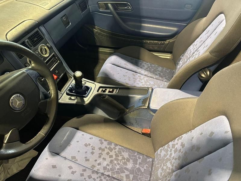 Usata Mercedes SLK200 192 CV (141 kW) 1998 Argento Cabrio