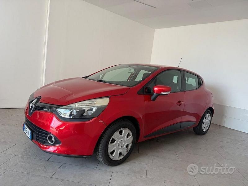 Usata Renault Clio IV 75 CV (55 kW) 2013 Bordeaux Berlina