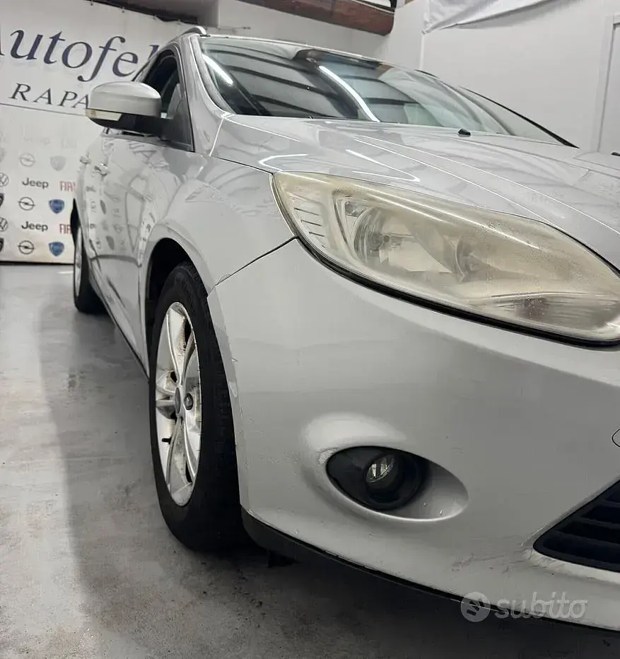 Usata Ford Focus 116 CV (85 kW) 2012 Grigio Station wagon