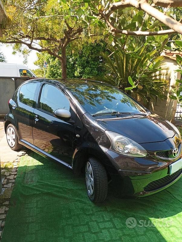 Usata Toyota Aygo 68 CV (50 kW) 2008 Nero Utilitaria