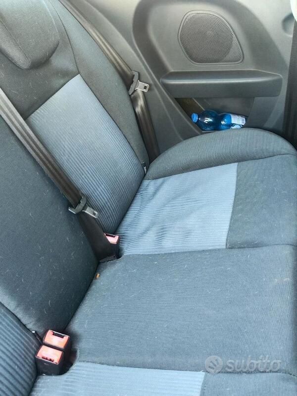 Usata Ford Fiesta 2011 Rosso Utilitaria