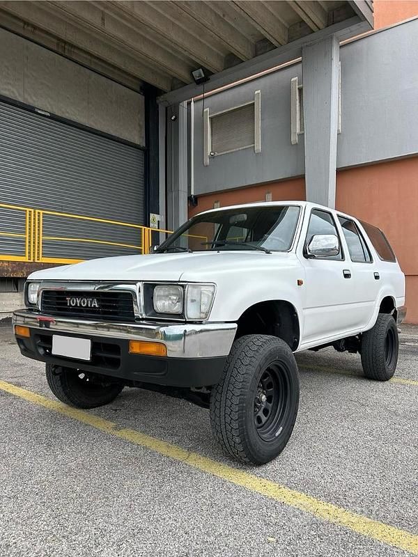 Bianco Usata 1991 Toyota 4 Runner SUV | 9500 € - Immagine 1/4