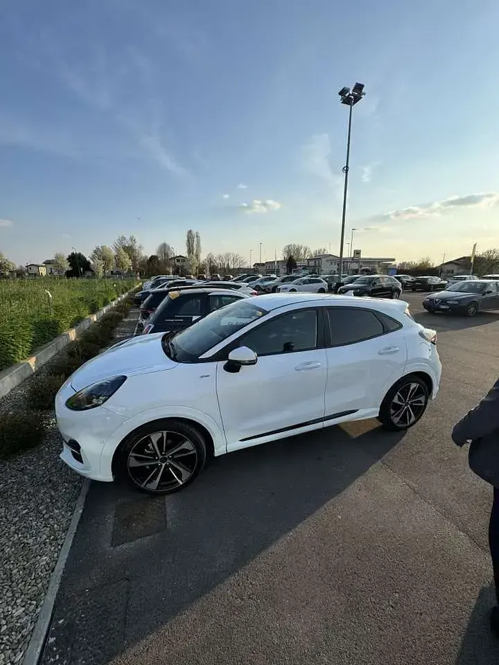 Begagnad Ford Puma ST-Line X 125 HK (91 kW) 2024 Vit SUV