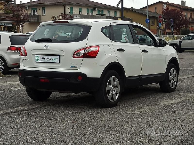 Usata Nissan Qashqai Acenta 106 CV (77 kW) 2010 Bianco SUV