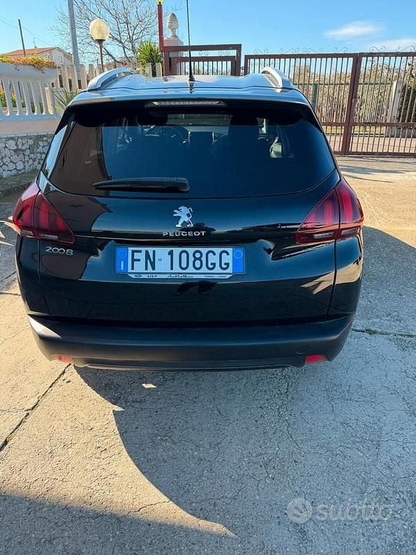 Usata Peugeot 2008 100 CV (73 kW) 2018 Nero SUV