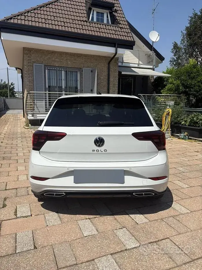 Usata VW Polo R-line 95 CV (69 kW) 2022 Bianco Utilitaria