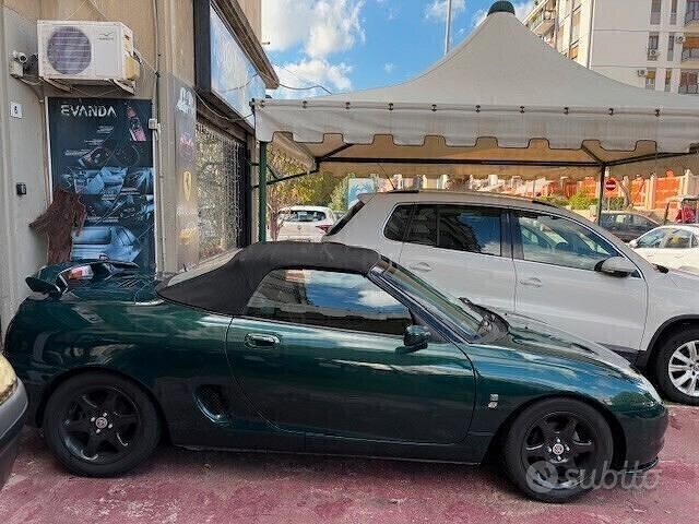 Usata MG F 120 CV (88 kW) 1998 Verde Cabrio
