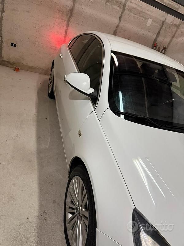 Usata Opel Insignia 2012 Bianco Berlina