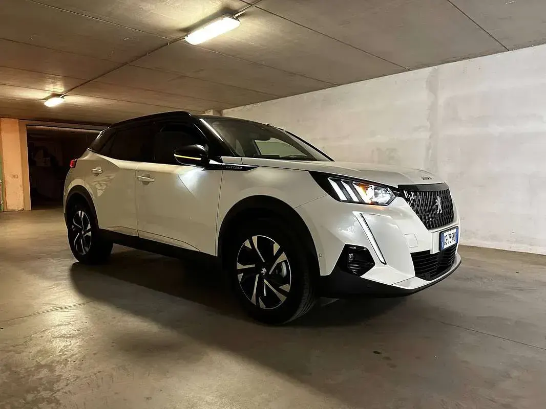 Usata Peugeot 2008 GT-line 131 CV (96 kW) 2020 Bianco SUV