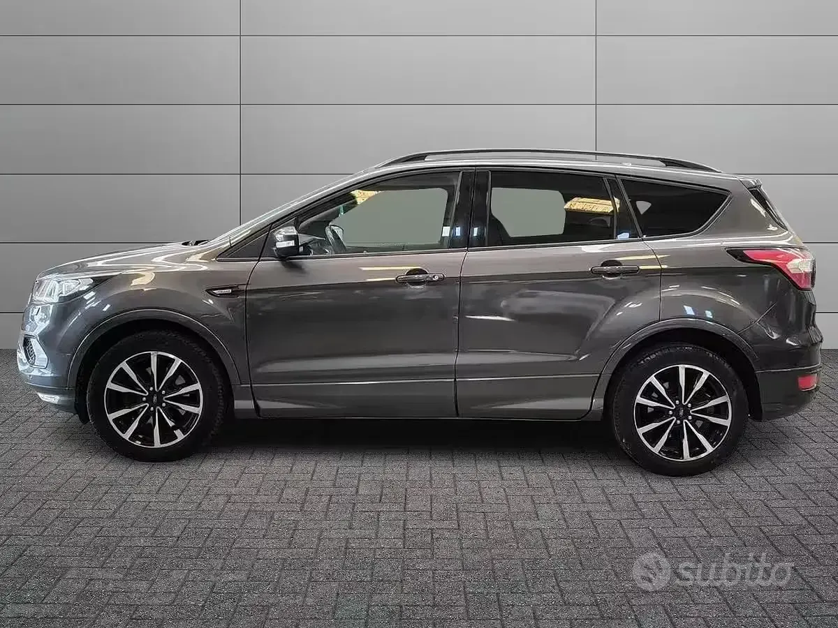 Usata Ford Kuga ST-Line 120 CV (88 kW) 2019 Grigio SUV