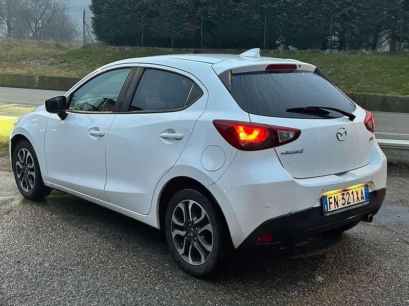 Usata Mazda 2 Evolve 105 CV (77 kW) 2018 Bianco Berlina
