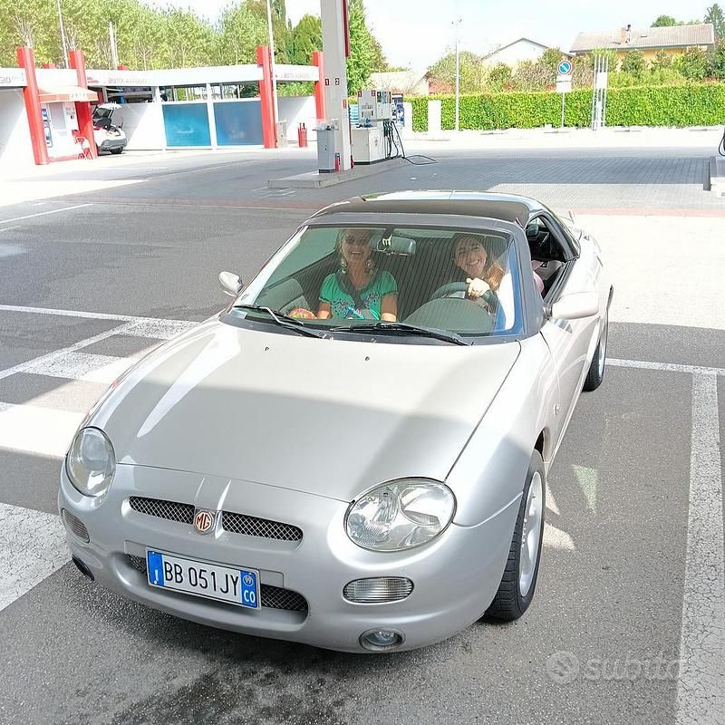 Usata MG F 145 CV (106 kW) 1999 Grigio Cabrio