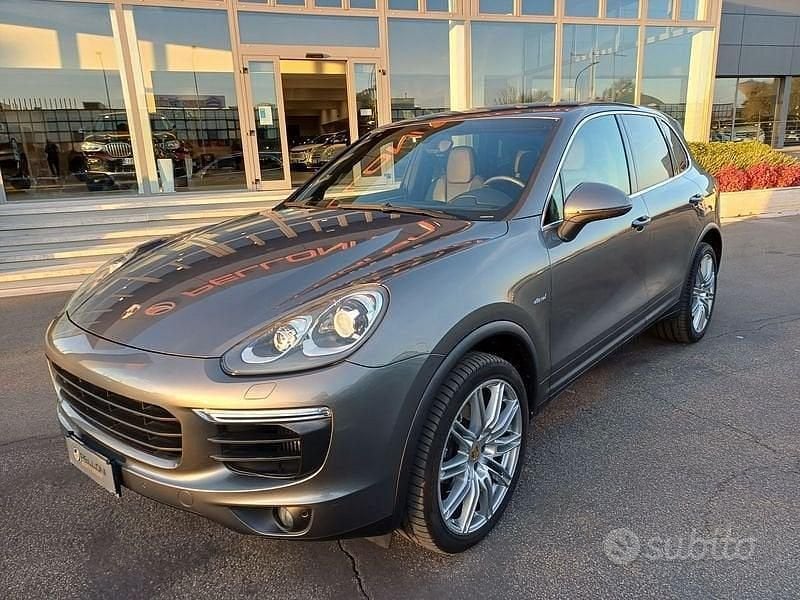 Usata Porsche Cayenne 250 CV (183 kW) 2016 Grigio SUV