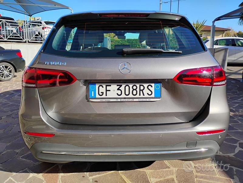 Usata Mercedes B180 Executive 116 CV (85 kW) 2021 Grigio Monovolume