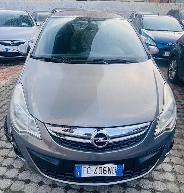 Usata Opel Corsa 75 CV (55 kW) 2016 Grigio Berlina