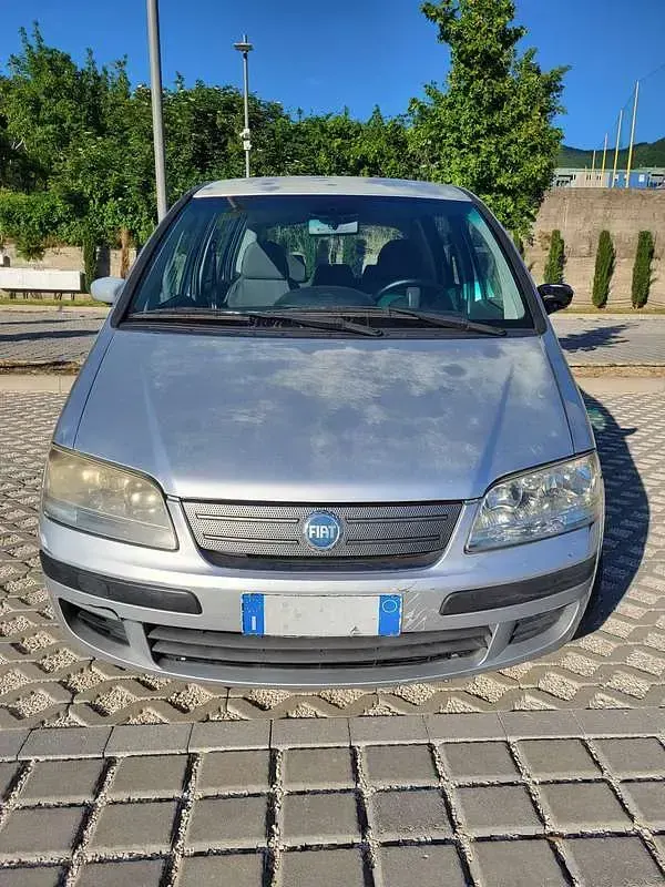 Usata Fiat Idea 69 CV (50 kW) 2006 Grigio Monovolume