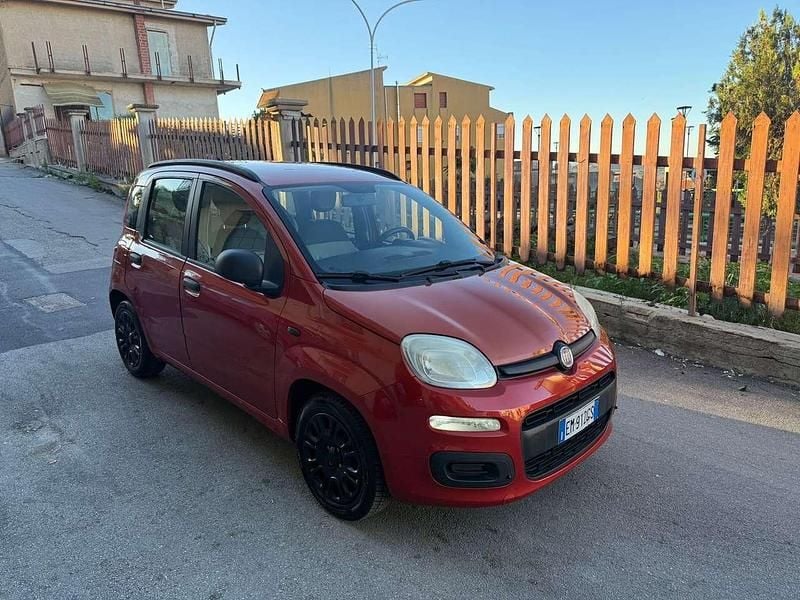 Rosso Usata 2012 Fiat Panda Due volumi | 5800 € (Buon prezzo) - Immagine 1/4