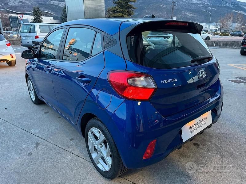 Usata Hyundai i10 67 CV (49 kW) 2023 Blu Utilitaria