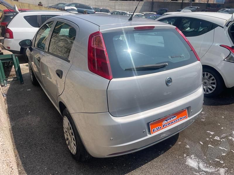 Usata Fiat Grande Punto 75 CV (55 kW) 2012 Argento Utilitaria