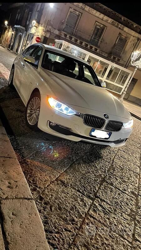 Usata 2015 BMW 320 Luxury Line Tre volumi | 14.900 € (Cara) - Immagine 1/3