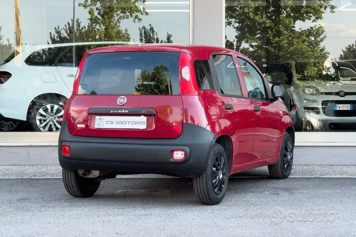 Usata Fiat Panda 75 CV (55 kW) 2015 Rosso Utilitaria