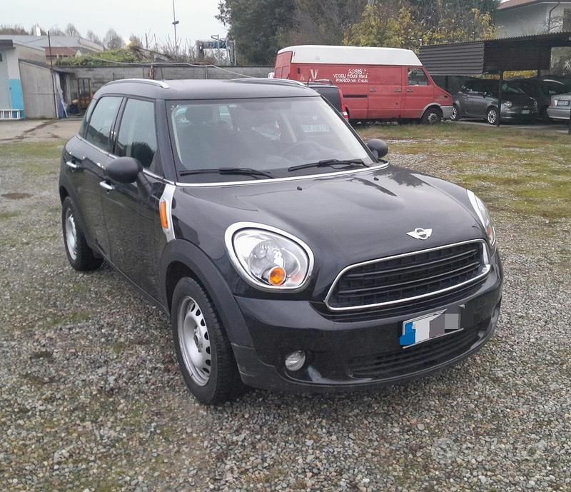 Usata Mini One Countryman Business 90 CV (66 kW) 2016 Verde SUV
