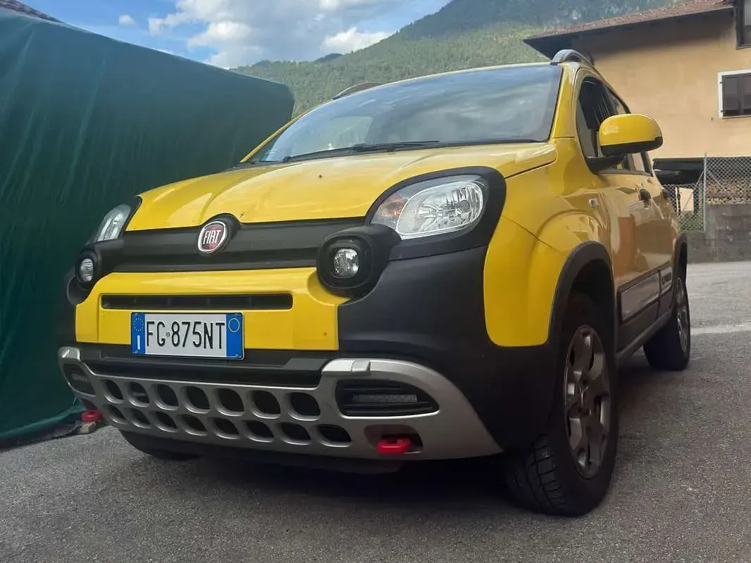 Usata Fiat Panda Cross Cross 90 CV (66 kW) 2017 Giallo Utilitaria