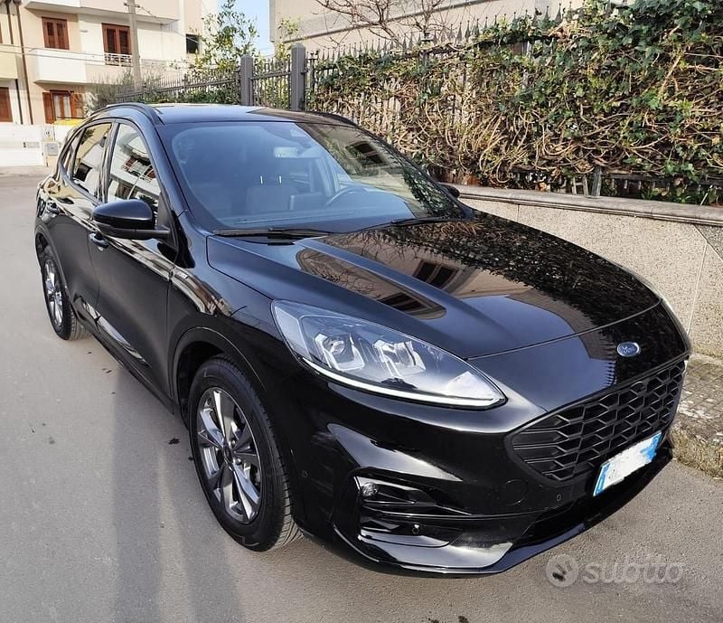 Usata Ford Kuga ST-Line X 120 CV (88 kW) 2022 Nero SUV