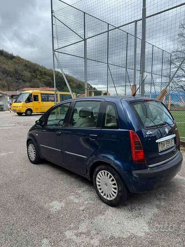 Usata Lancia Musa 2007 Blu Monovolume